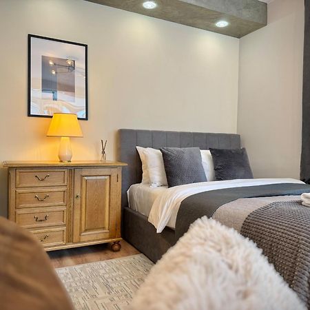 Top Centre 2Bed Apartment For 5 Guests 2 Minutes From High Street Plovdiv Kültér fotó
