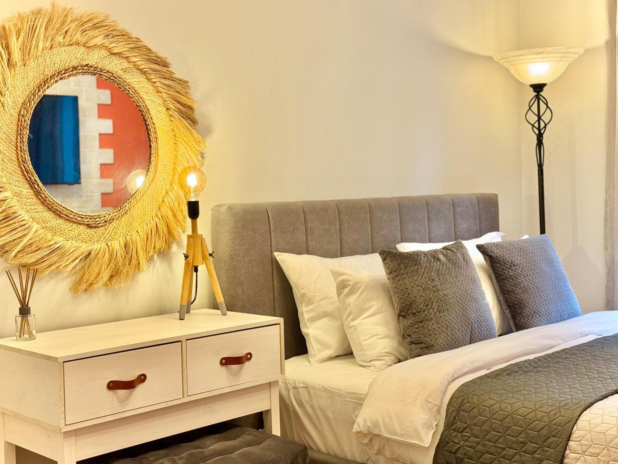 Top Centre 2Bed Apartment For 5 Guests 2 Minutes From High Street Plovdiv Kültér fotó