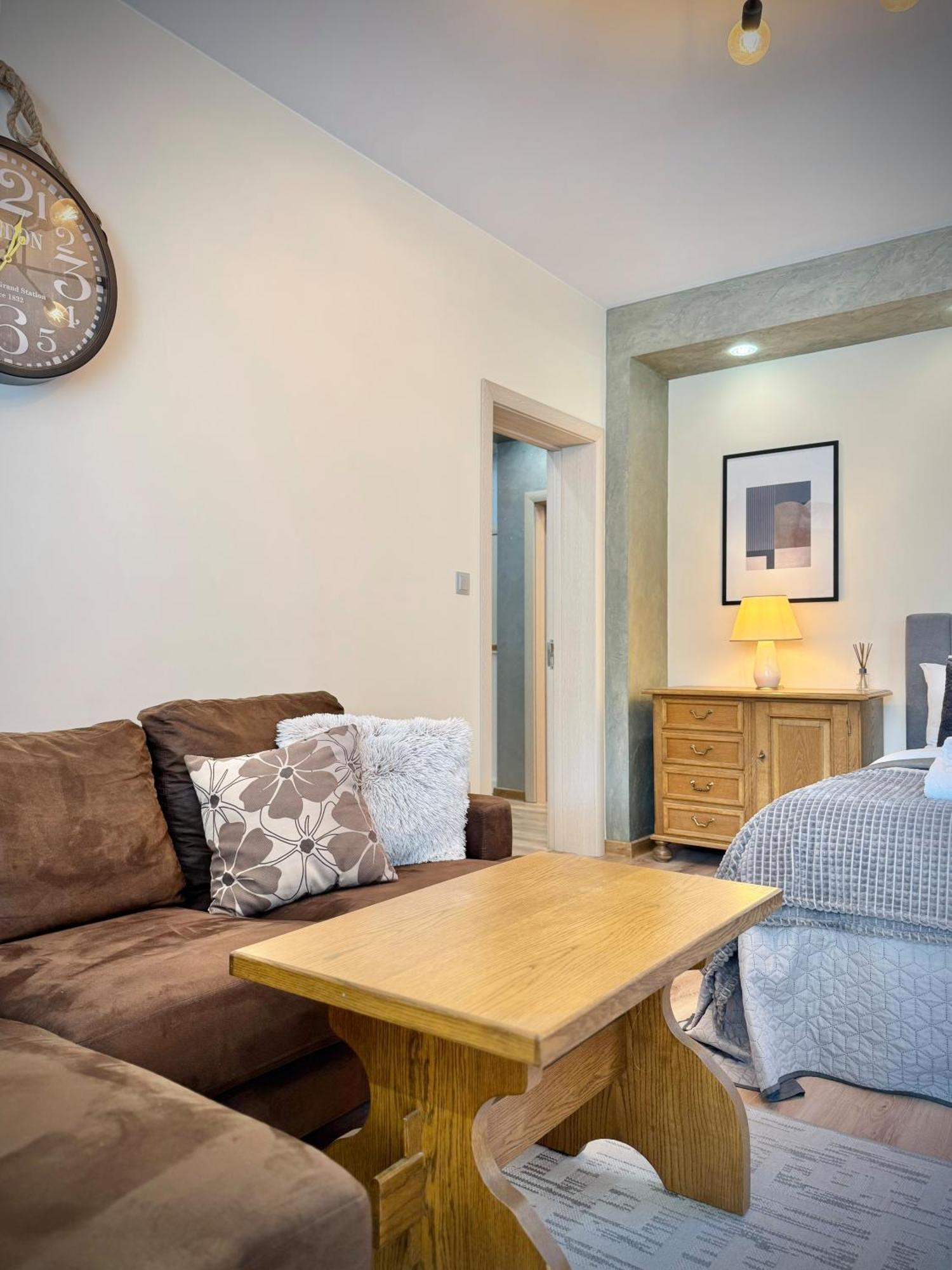 Top Centre 2Bed Apartment For 5 Guests 2 Minutes From High Street Plovdiv Kültér fotó